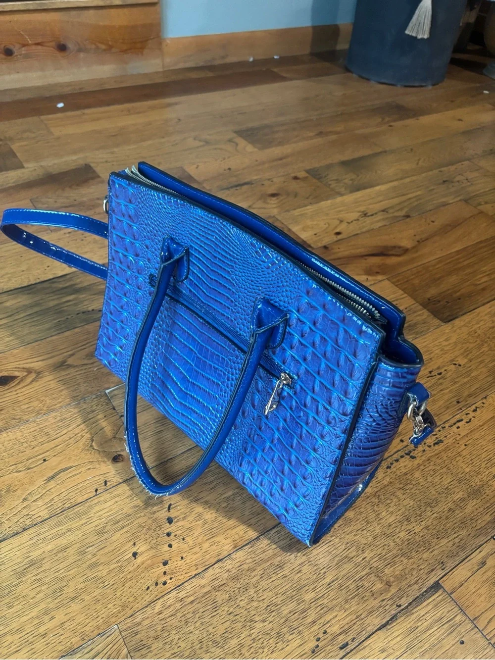 Classic Women’s Croc-Embossed Faux Leather Structured Tote Bag - Royal Blue